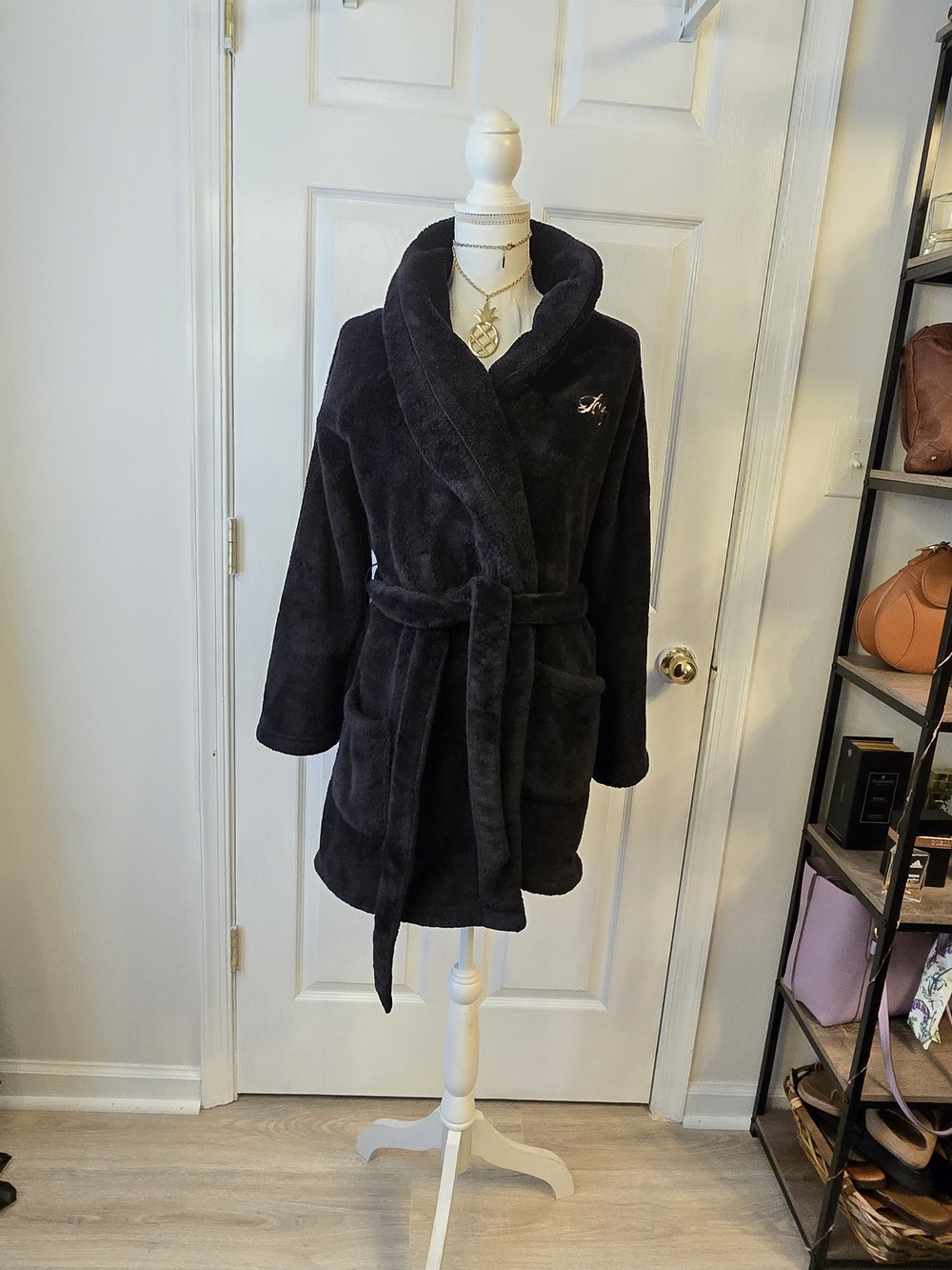 Victoria's Secret Black Plush Teddy Robe Cozy Fuffy Furry